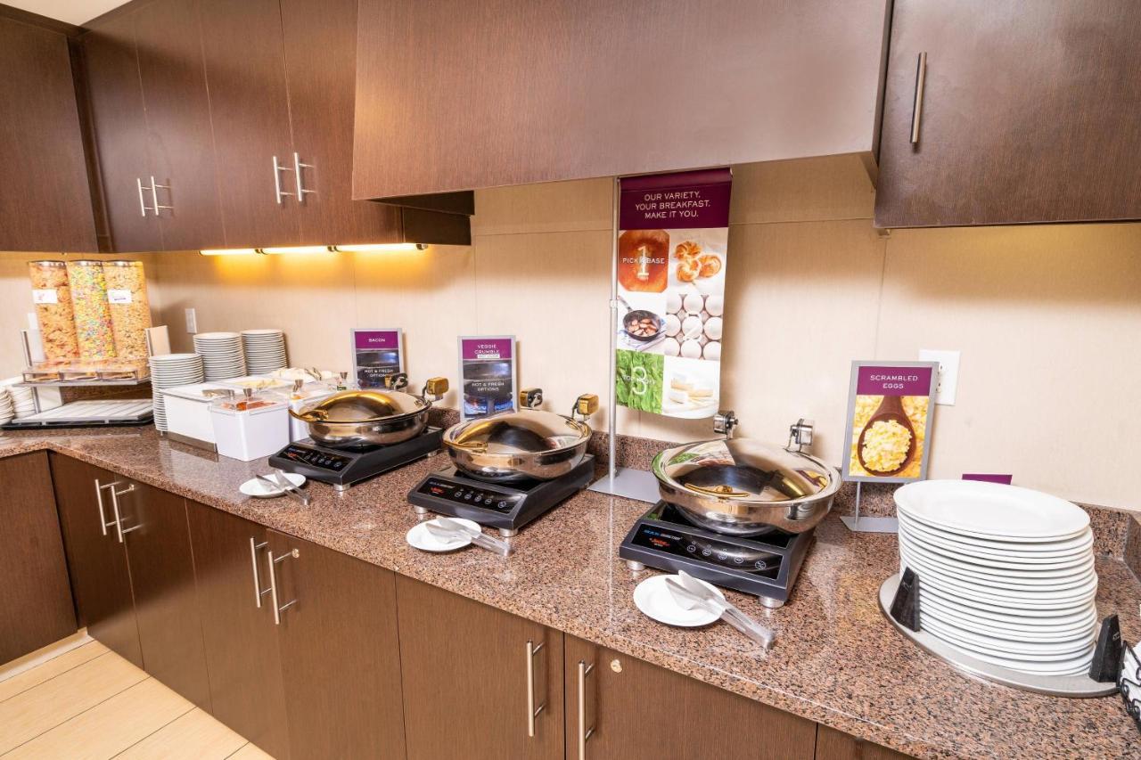 By Marriott Albany Washington Avenue Hotel 3*